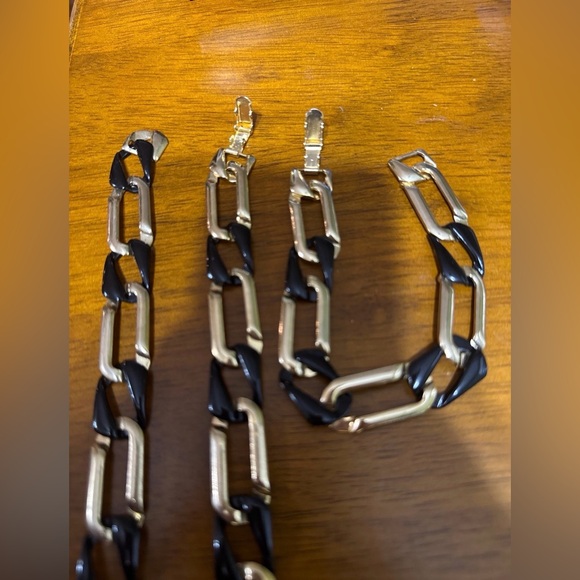 Gold & Black Link Necklace and Bracelet Set - Picture 4 of 4